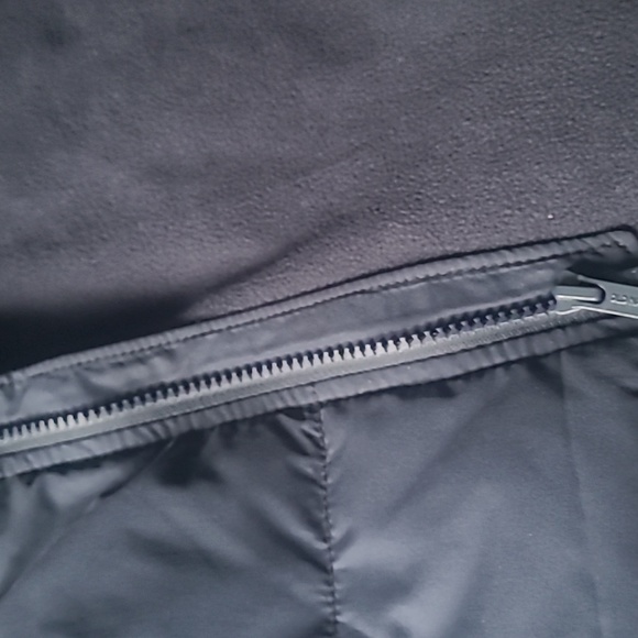 NWT 3T hooded puffer jacket - Picture 2 of 4